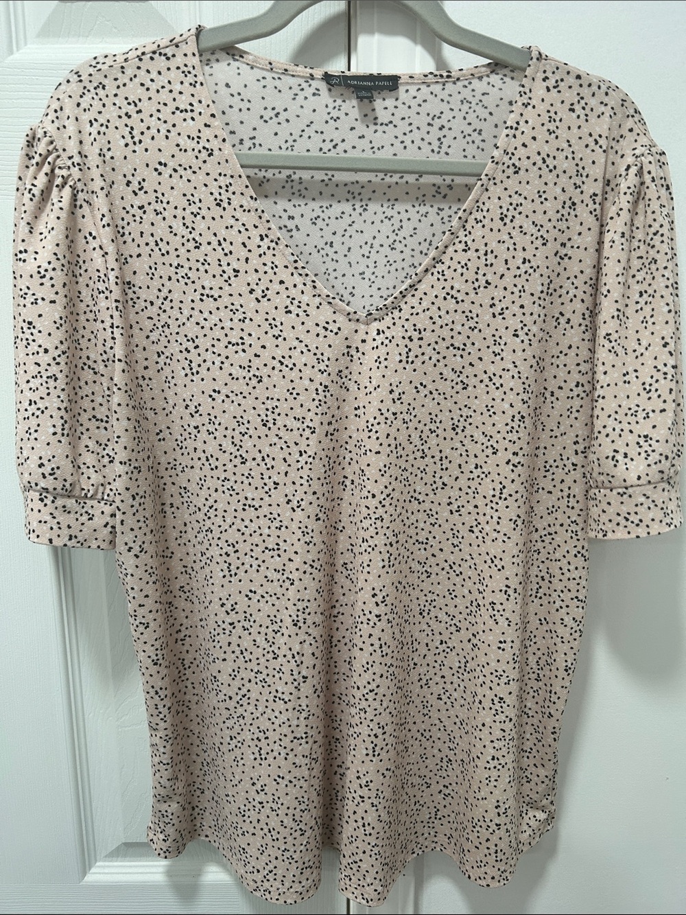 Adrianna Papell Blush Pink V-Neck Short Sleeve Top with Black Dot Print